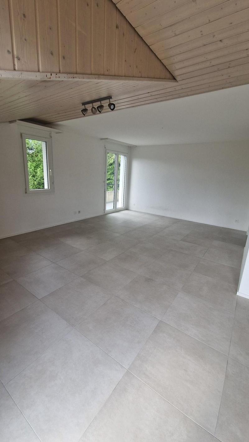 Wohnung mit 4.5 Zimmern im 3. Stock (4)
