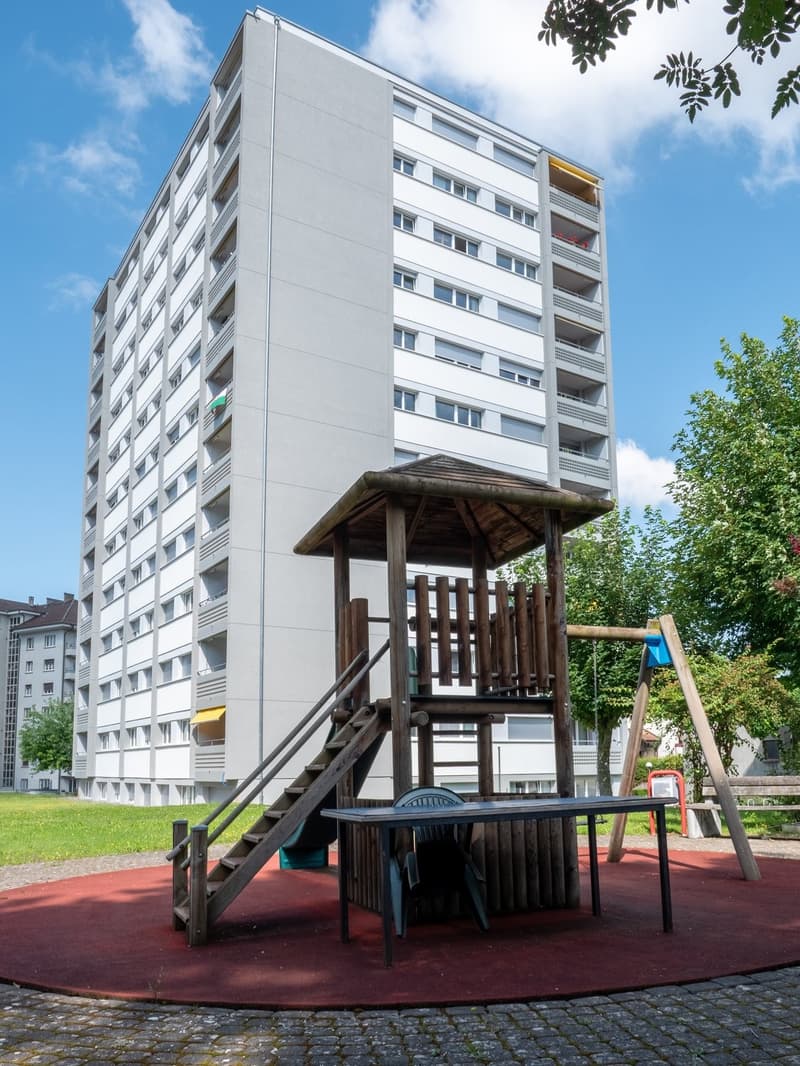 Appartement de 4.5 pièces au dernier étage avec balcon (2)