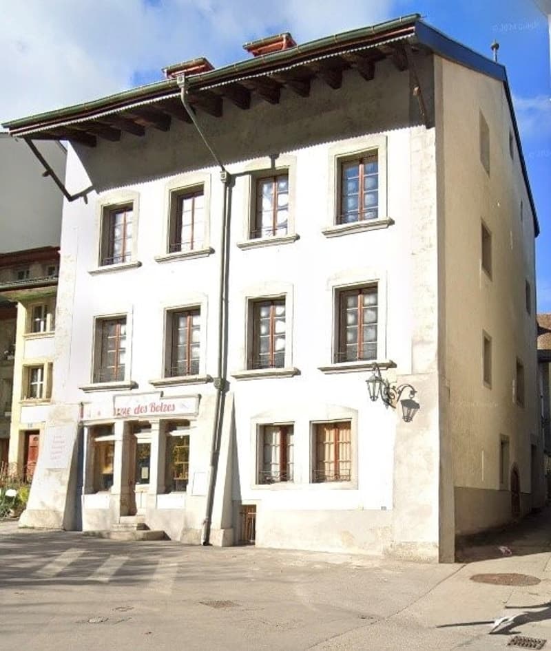 Appartement 2.5 pièces rénové en vieille ville de Fribourg (1)
