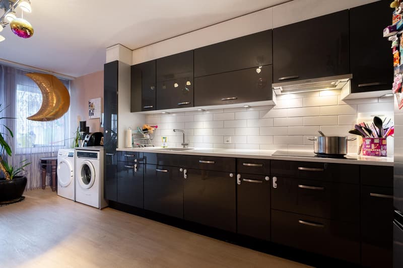 Spacious 4.5-room apartment with balcony in the city center (5)