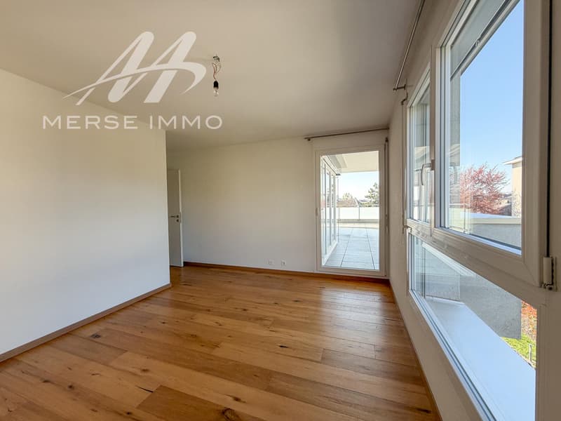 Helles Dachgeschoss mit großer Terrasse und freier Sicht (11)