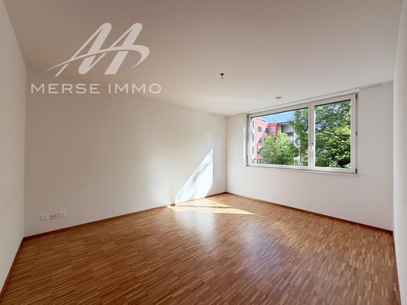 Spacious 5.5-room apartment with plenty of light, just two steps from the center of Biel, with balcony (6)