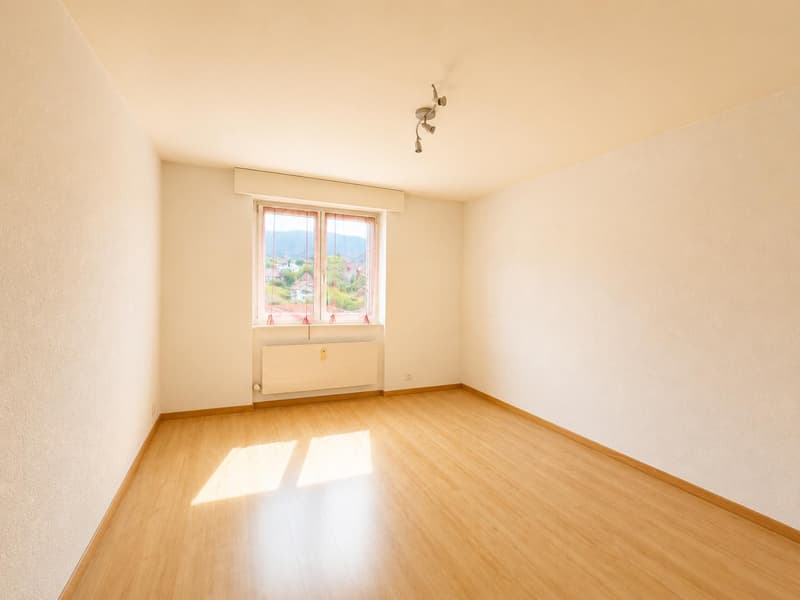 Charming 4-room apartment with 2 balconies (6)
