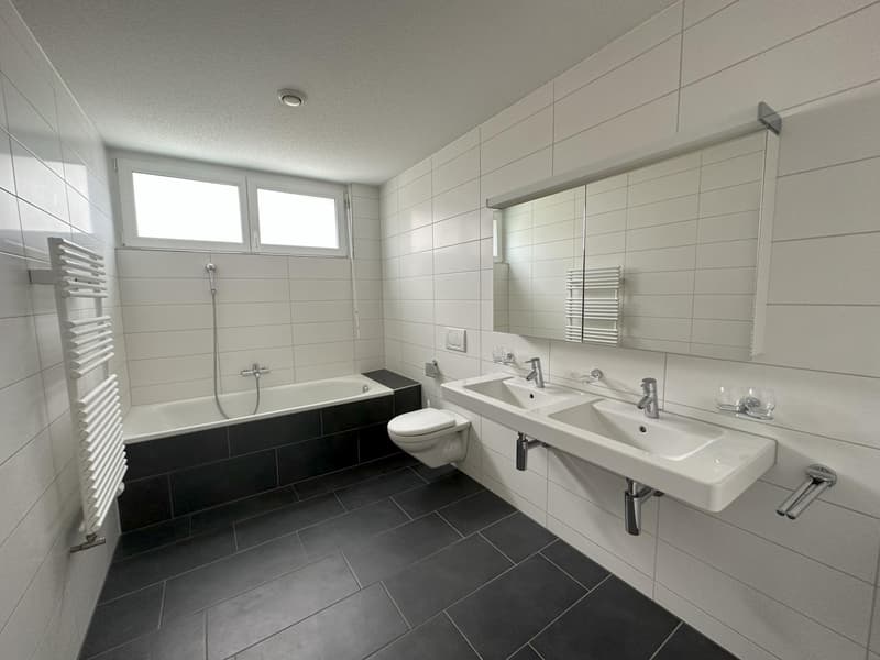 Zu vermieten: Schönes 5.5-Zimmer-Apartment in Tavannes (3)