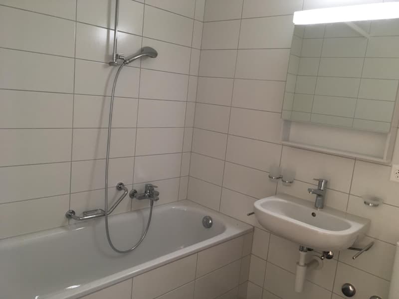 Appartement de 4 pièces au 3ème étage à louer à Peseux (8)