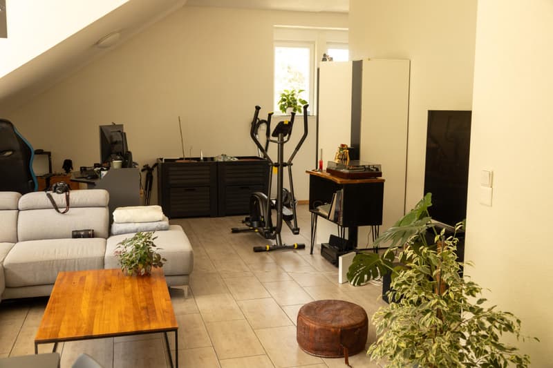 Appartement mansardé de 3,5 pièces à Couvet (3)