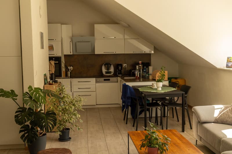 Appartement mansardé de 3,5 pièces à Couvet (1)