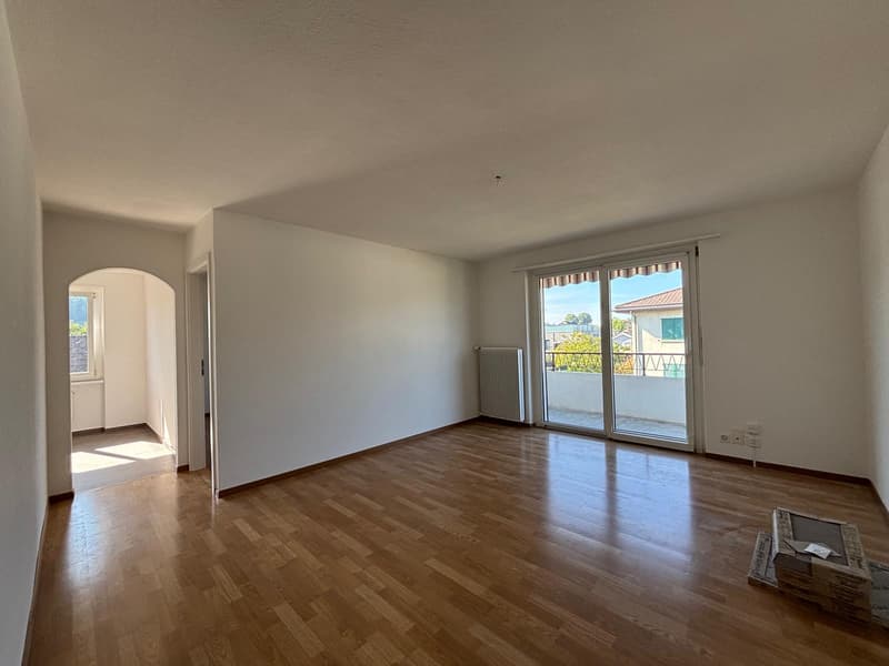 Appartement de 3.5 pièces entièrement rénové à Büetigen (5)