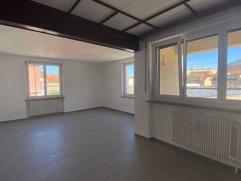 Nouvelle opportunité ! Bel appartement de 4 pièces au coeur de Tavannes (2)