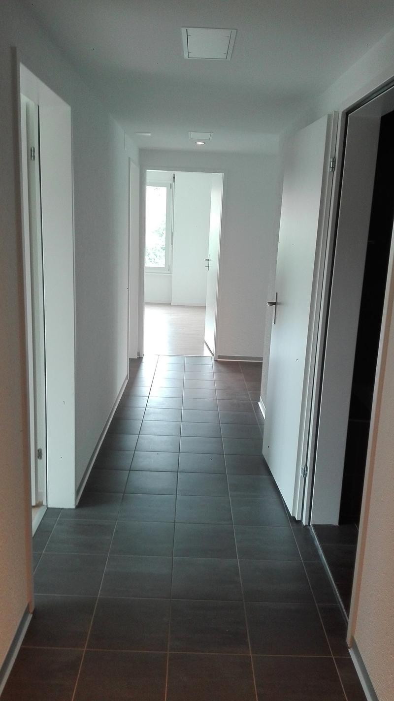 Moderne 4.5-Zimmer-Wohnung mit Balkon für Ihre Familie (5)