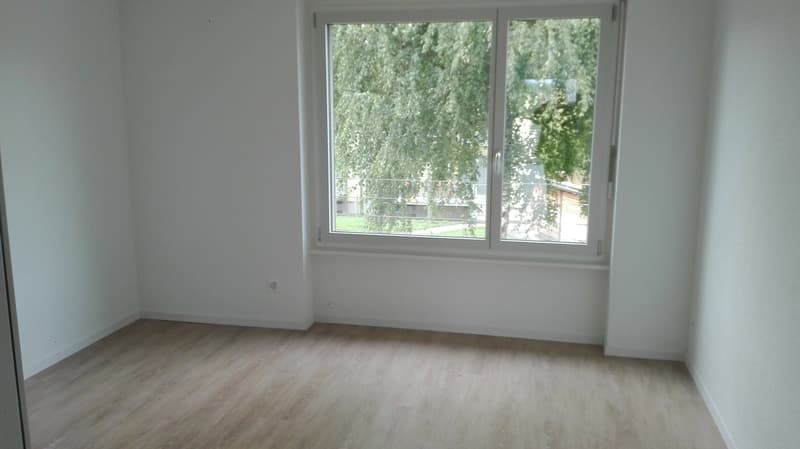 Moderne 4.5-Zimmer-Wohnung mit Balkon für Ihre Familie (7)