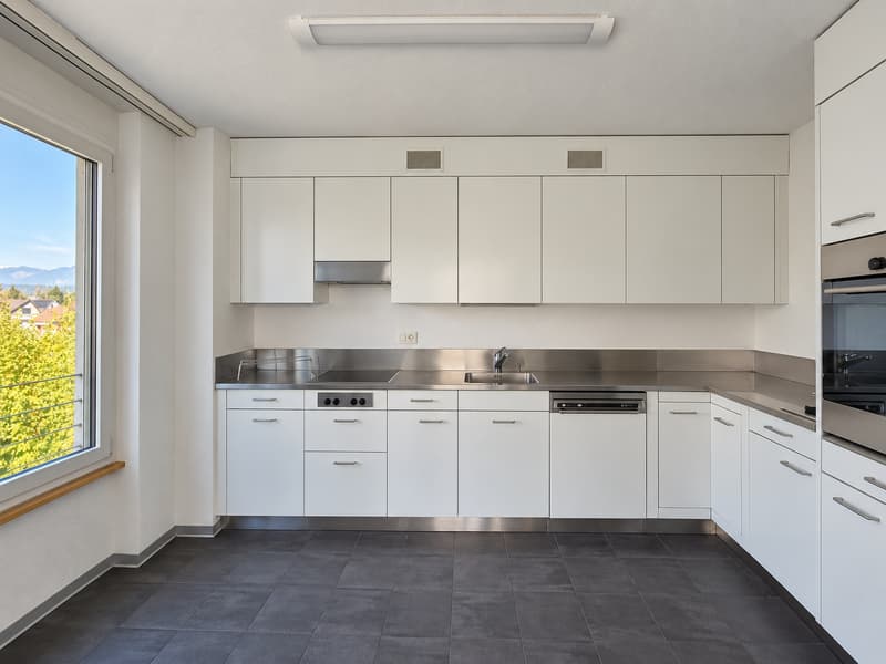 Moderne 4.5-Zimmer-Wohnung mit Balkon für Ihre Familie (1)
