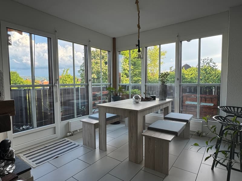 Centrally located 4.5 room apartment with spacious balcony (4)