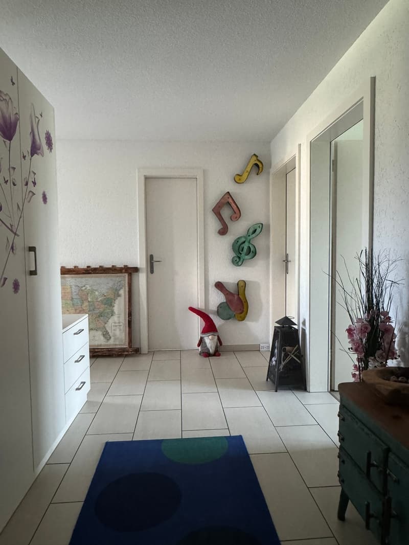 Centrally located 4.5 room apartment with spacious balcony (8)