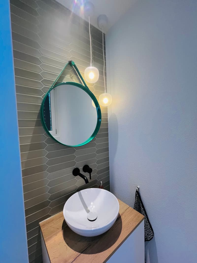 Separtes Gäste-WC im EG