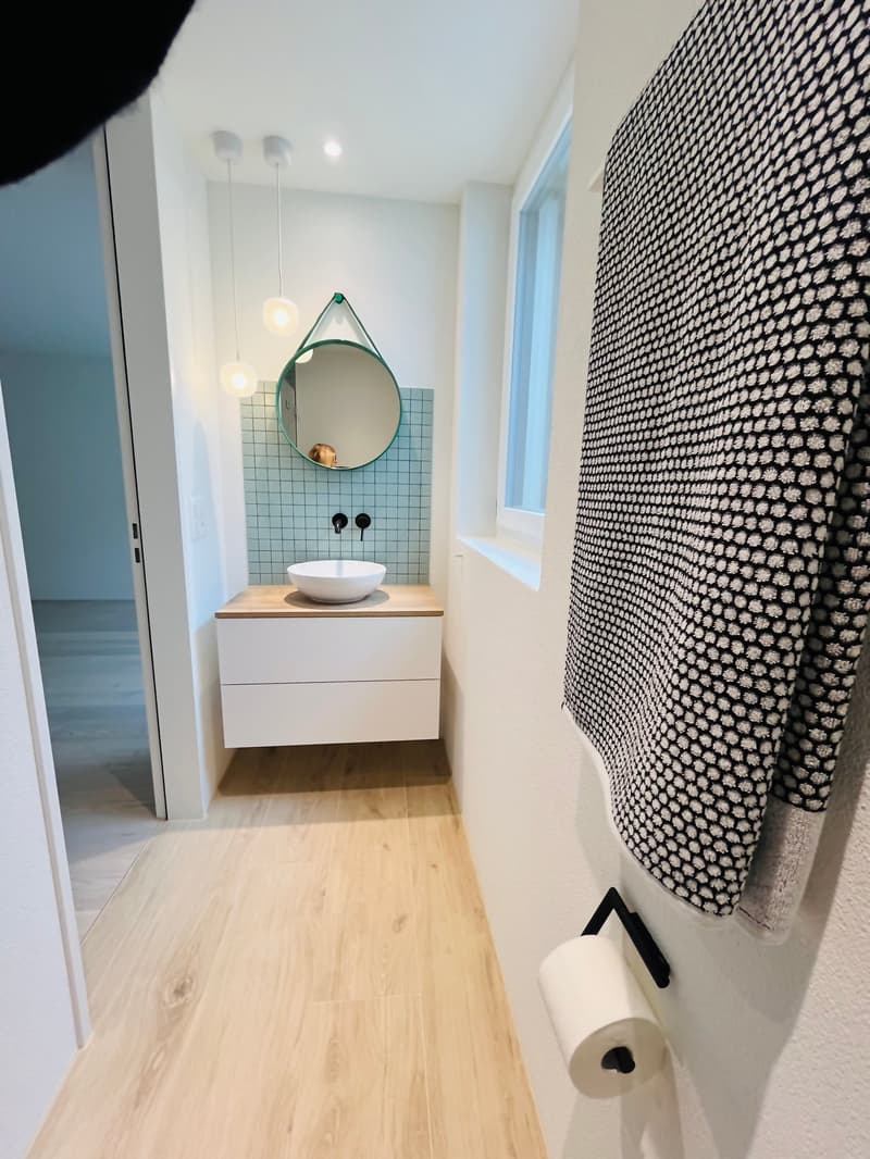 Badezimmer mit Dusche im UG