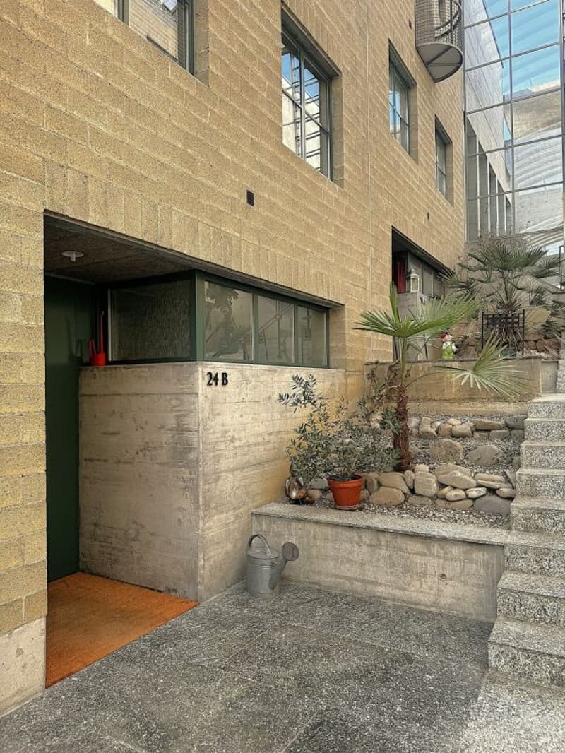 Zeitlose Architektur trifft auf überraschende Wohnqualität (7)