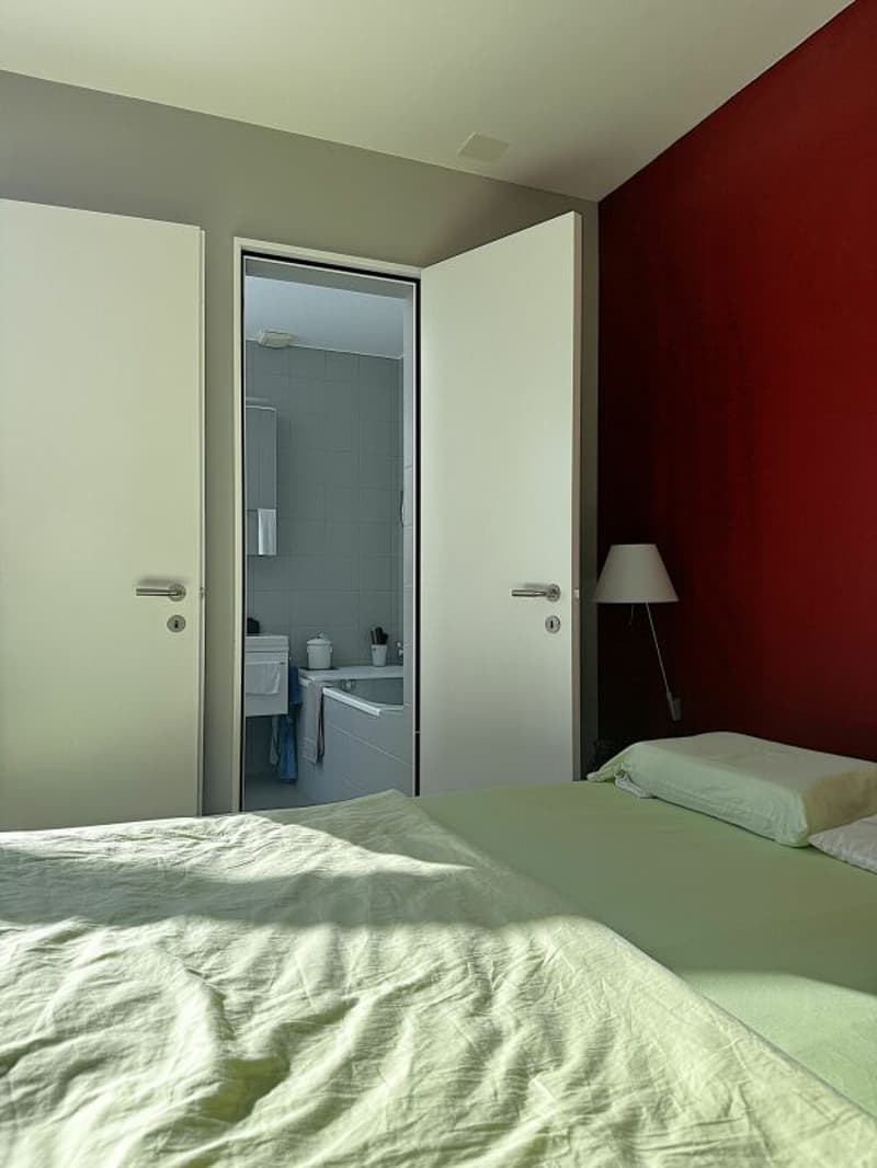Zeitlose Architektur trifft auf überraschende Wohnqualität (20)