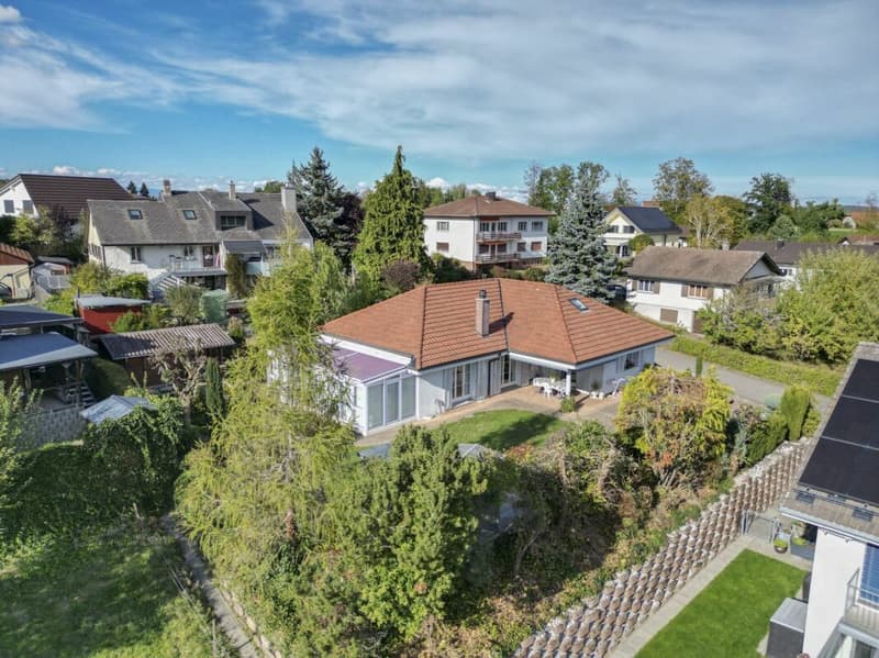 freistehendes Einfamilienhaus in ruhigem Quartier (1)