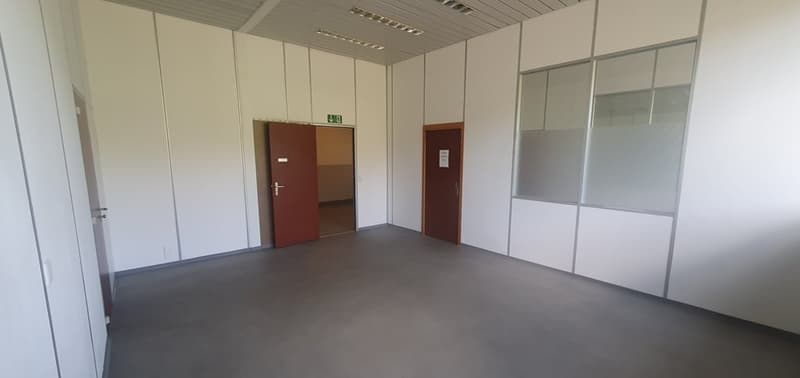Bureaux de 279 m² à Penthalaz (13)