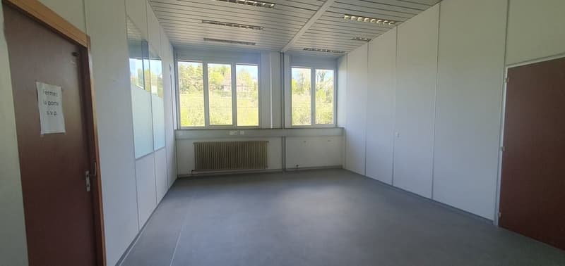 Bureaux de 279 m² à Penthalaz (12)