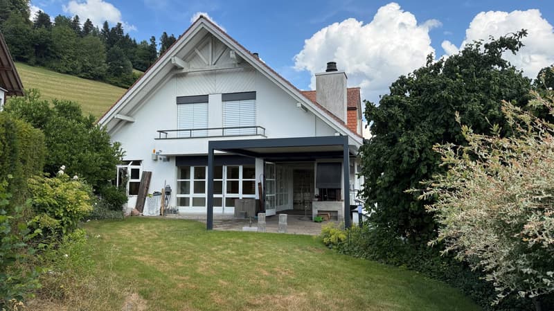Detached house in prime location (1)