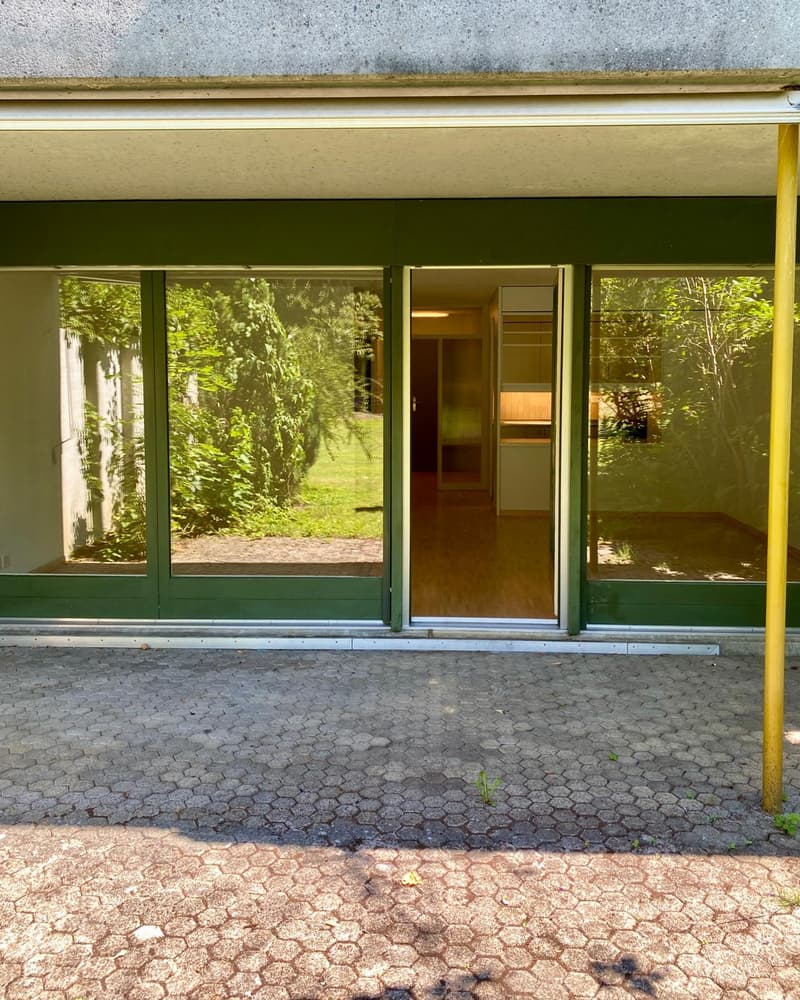 Charming 1 bedroom ground floor apartment with garden seating (11)