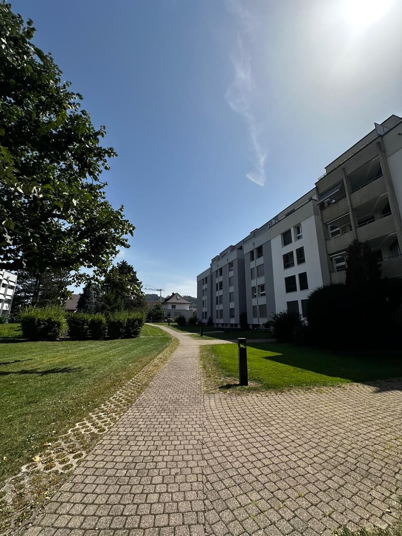 Appartamento di 5 locali appena ristrutturato al piano rialzato con balcone (12)