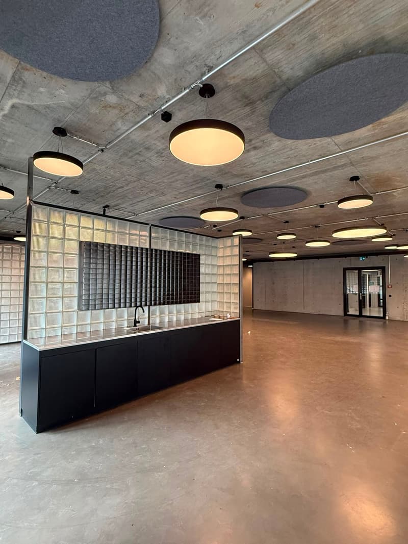 345m2 - Beautiful, renovated commercial space in the heart of the Bernapark area (12)