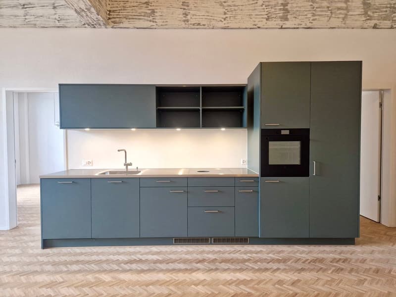 Modernes 3-Zimmer-Loft mit Industriecharme und freistehender Badewanne (4)