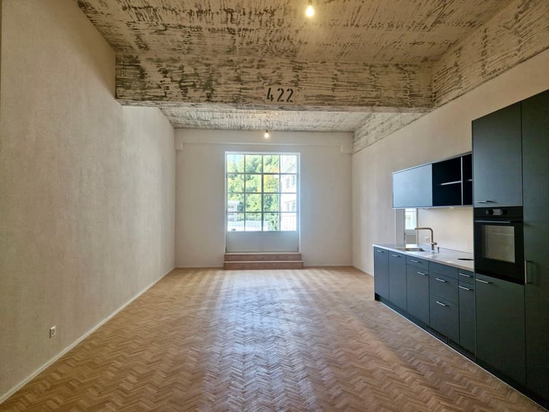Modernes 3-Zimmer-Loft mit Industriecharme und freistehender Badewanne (2)