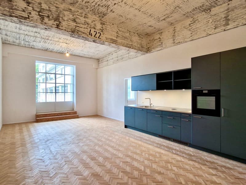 Modernes 3-Zimmer-Loft mit Industriecharme und freistehender Badewanne (1)