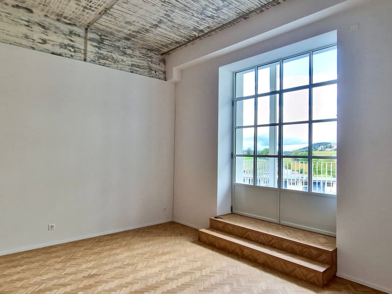 Modernes 3-Zimmer-Loft mit Industriecharme und freistehender Badewanne (9)