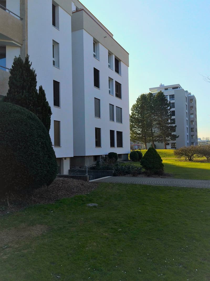 Grosszügige 2-Zimmerwohnung in ruhiger Parkanlage (13)