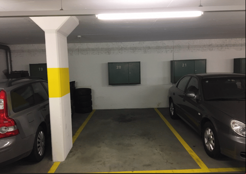Parking space for rent in the center of Biel (2)