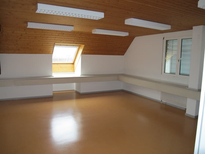 geräumiges Büro an zentraler Lage in Frick (11)