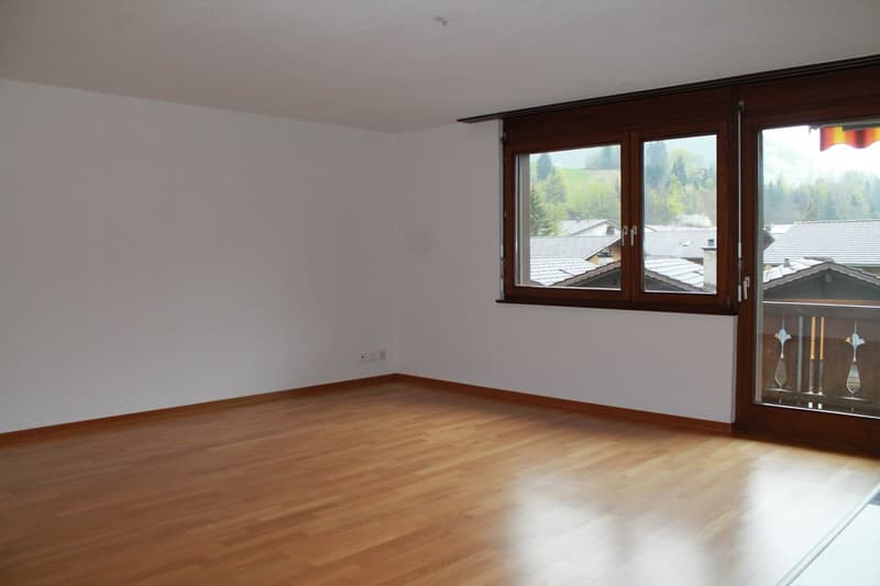 Schöne, helle 4-Zimmer-Wohnung in Frutigen (2)
