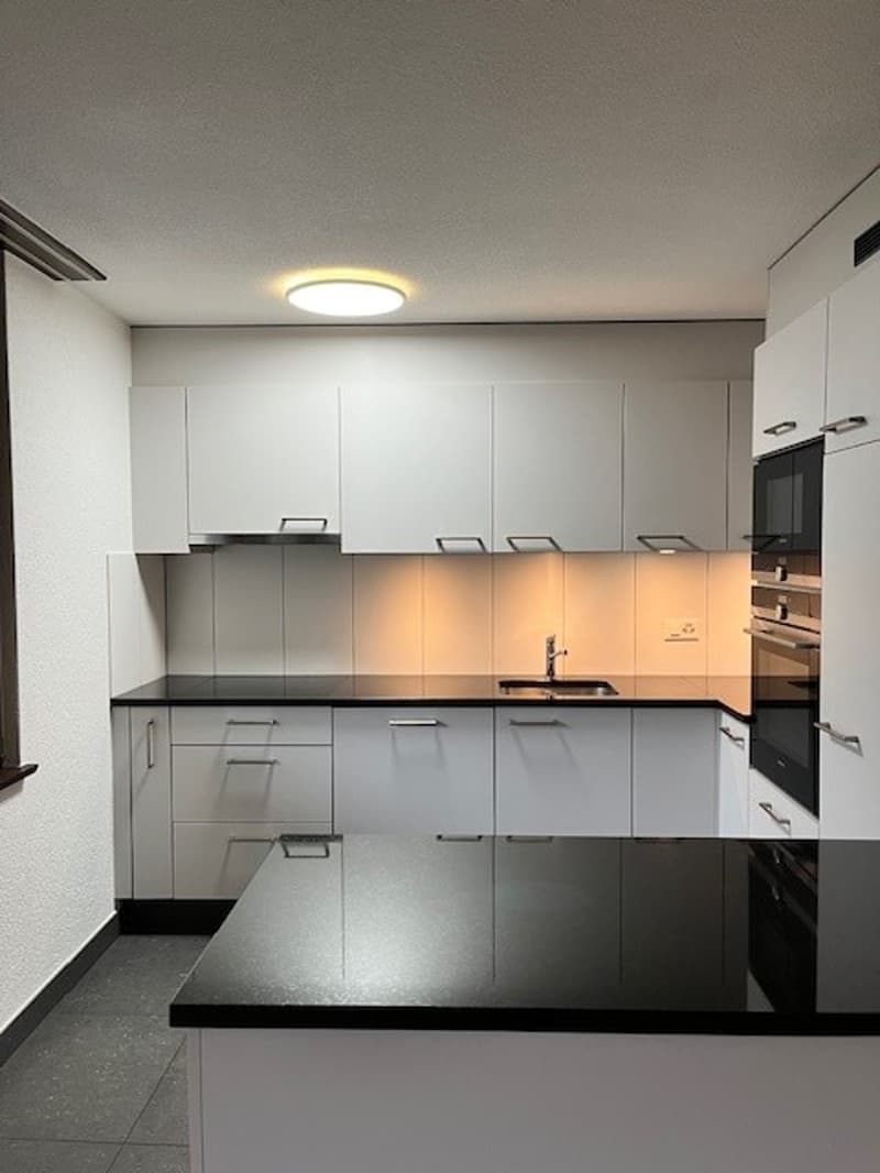 Schöne, helle 4-Zimmer-Wohnung in Frutigen (1)