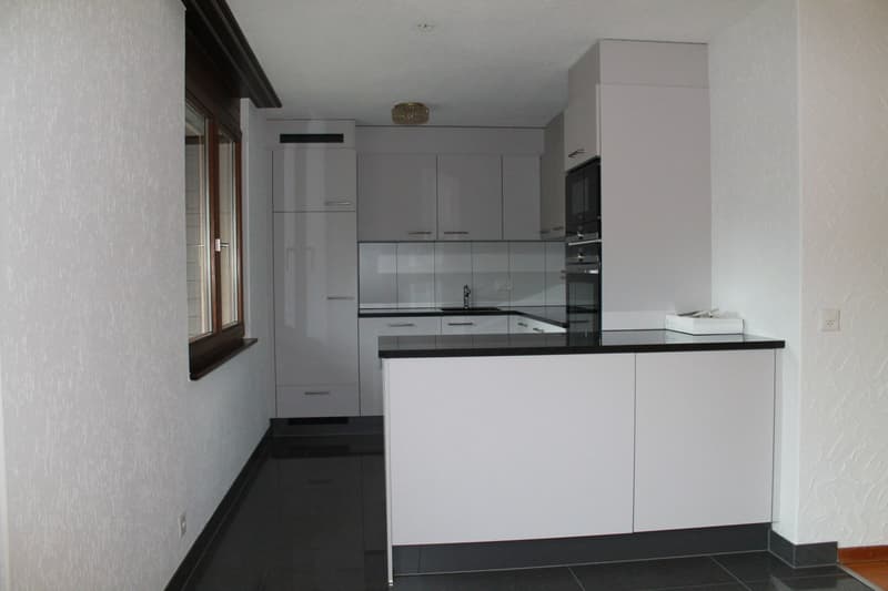 Schöne, helle 4-Zimmer-Wohnung in Frutigen (1)