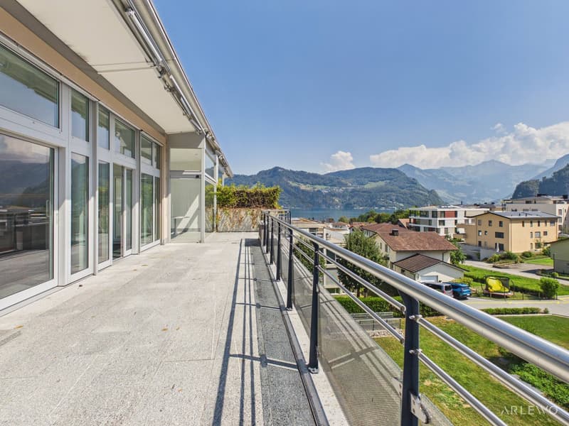 Exquisite 3½-Zimmer-Attikawohnung (108 m2) mit Traumterrasse und Seesicht (9)