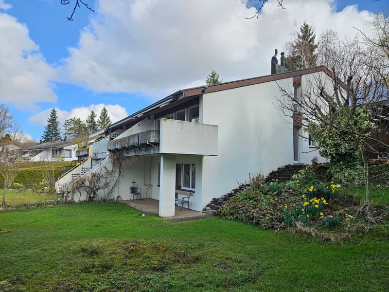 3.5 or 4.5 room row-end single-family house in top condition (108 m2) with large garden complex (14)