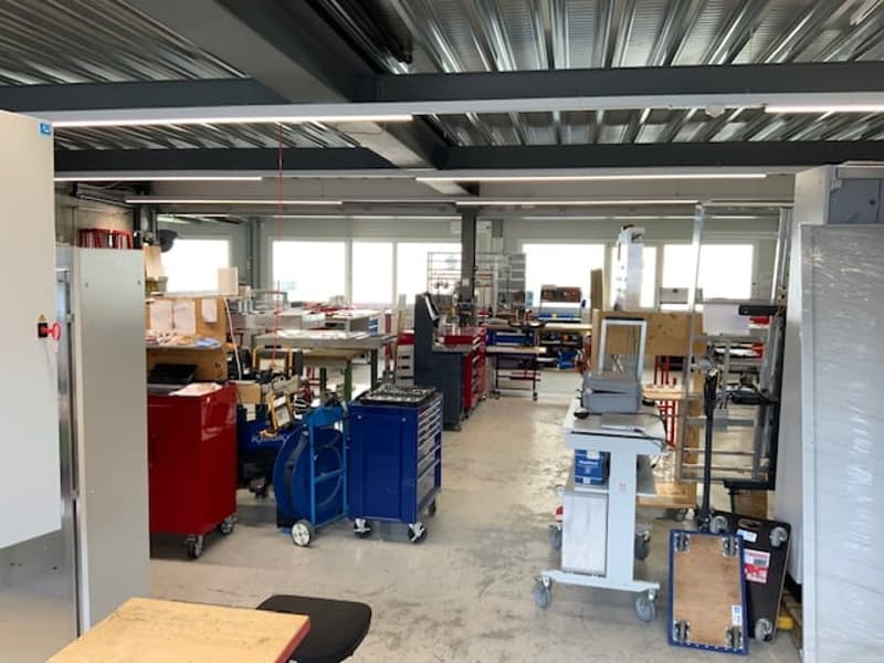 Spazi industriali e uffici ristrutturati in affitto a Murten (8)