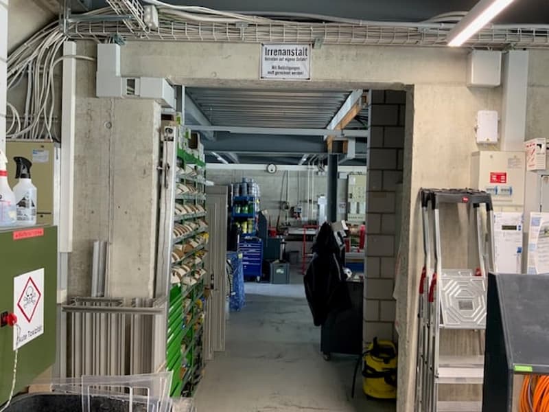 Spazi industriali e uffici ristrutturati in affitto a Murten (9)