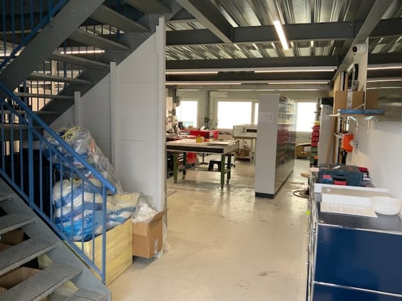Spazi industriali e uffici ristrutturati in affitto a Murten (4)