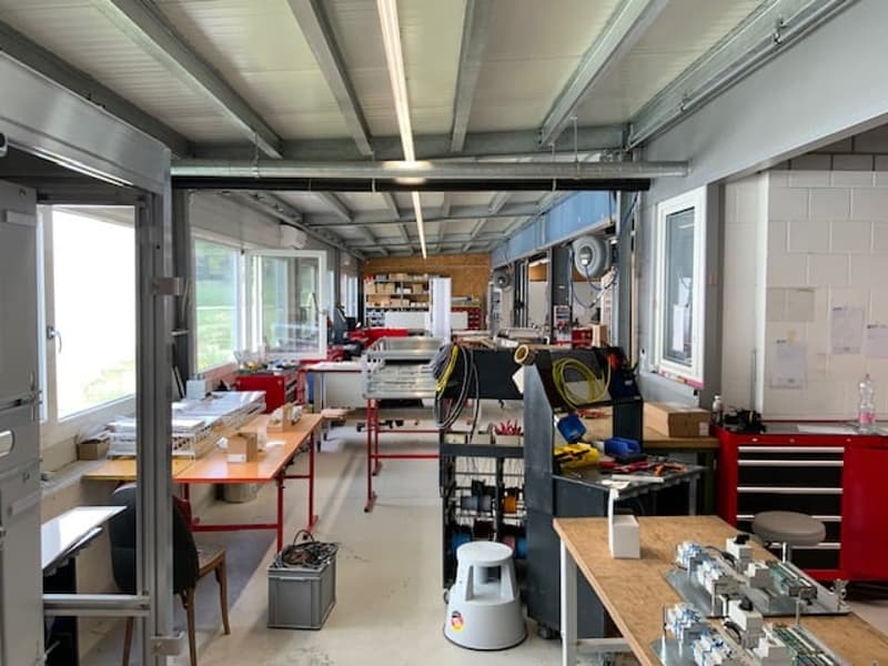 Spazi industriali e uffici ristrutturati in affitto a Murten (10)