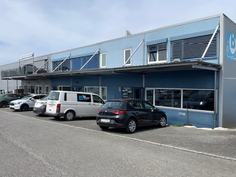 Spazi industriali e uffici ristrutturati in affitto a Murten (1)