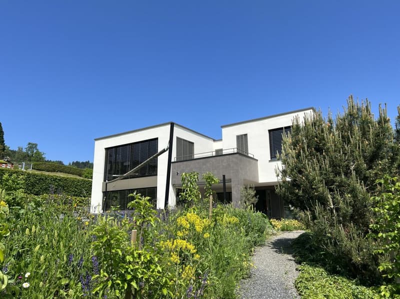 exlusive Villa mit Einliegerwohnung/Büro (2)