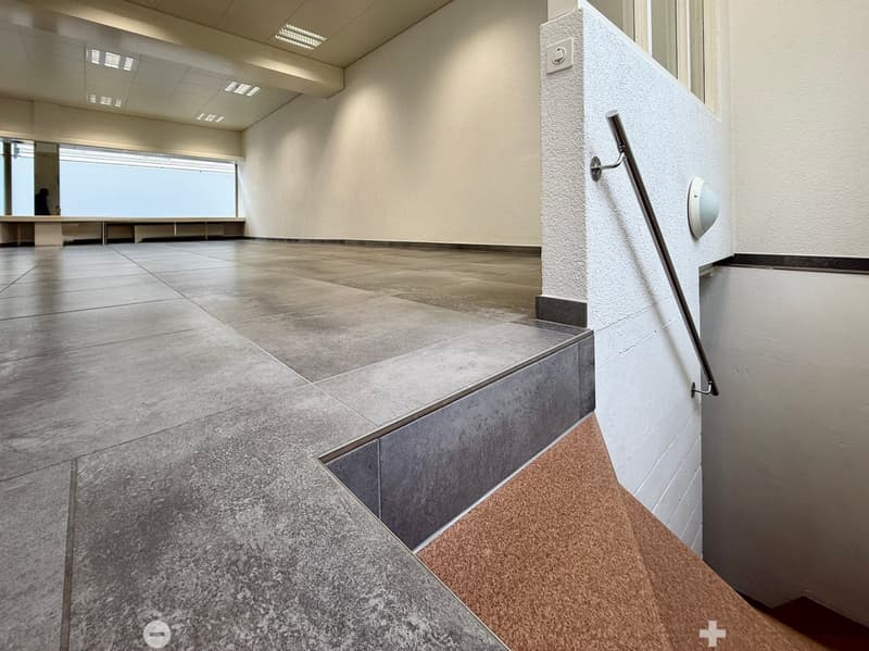 Stilvolle Gewerbefläche in Biel-Mett – ideal für Beauty, Praxis oder Büro (7)