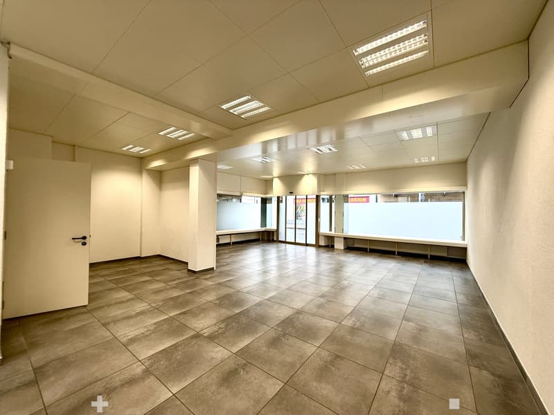 Stilvolle Gewerbefläche in Biel-Mett – ideal für Beauty, Praxis oder Büro (7)