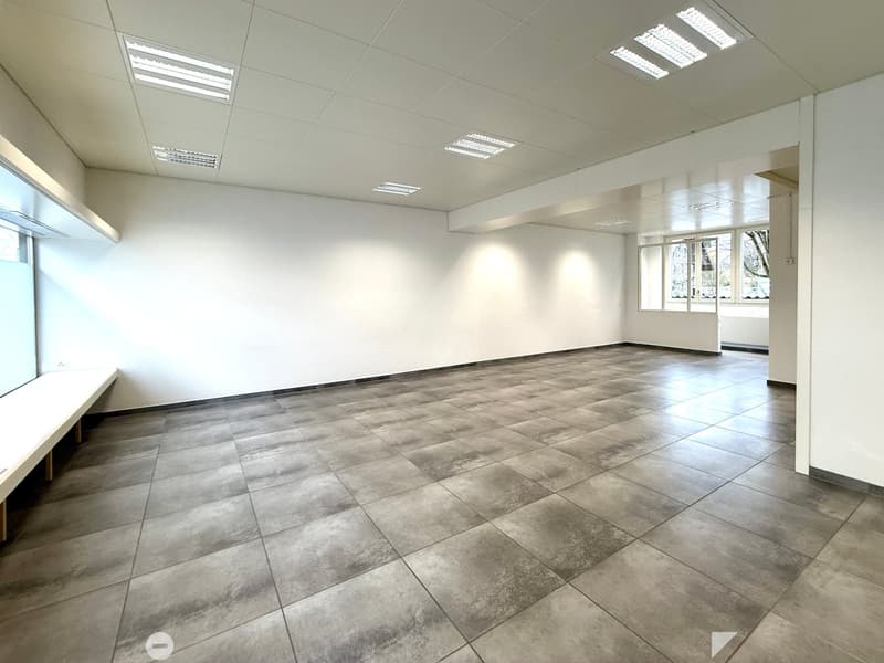 Stilvolle Gewerbefläche in Biel-Mett – ideal für Beauty, Praxis oder Büro (5)
